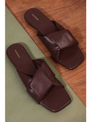 Maroon color option, Currently selected