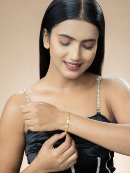 Niscka - Gold Toned Snake Chain Bracelet with Gold-Plated Butterfly Design