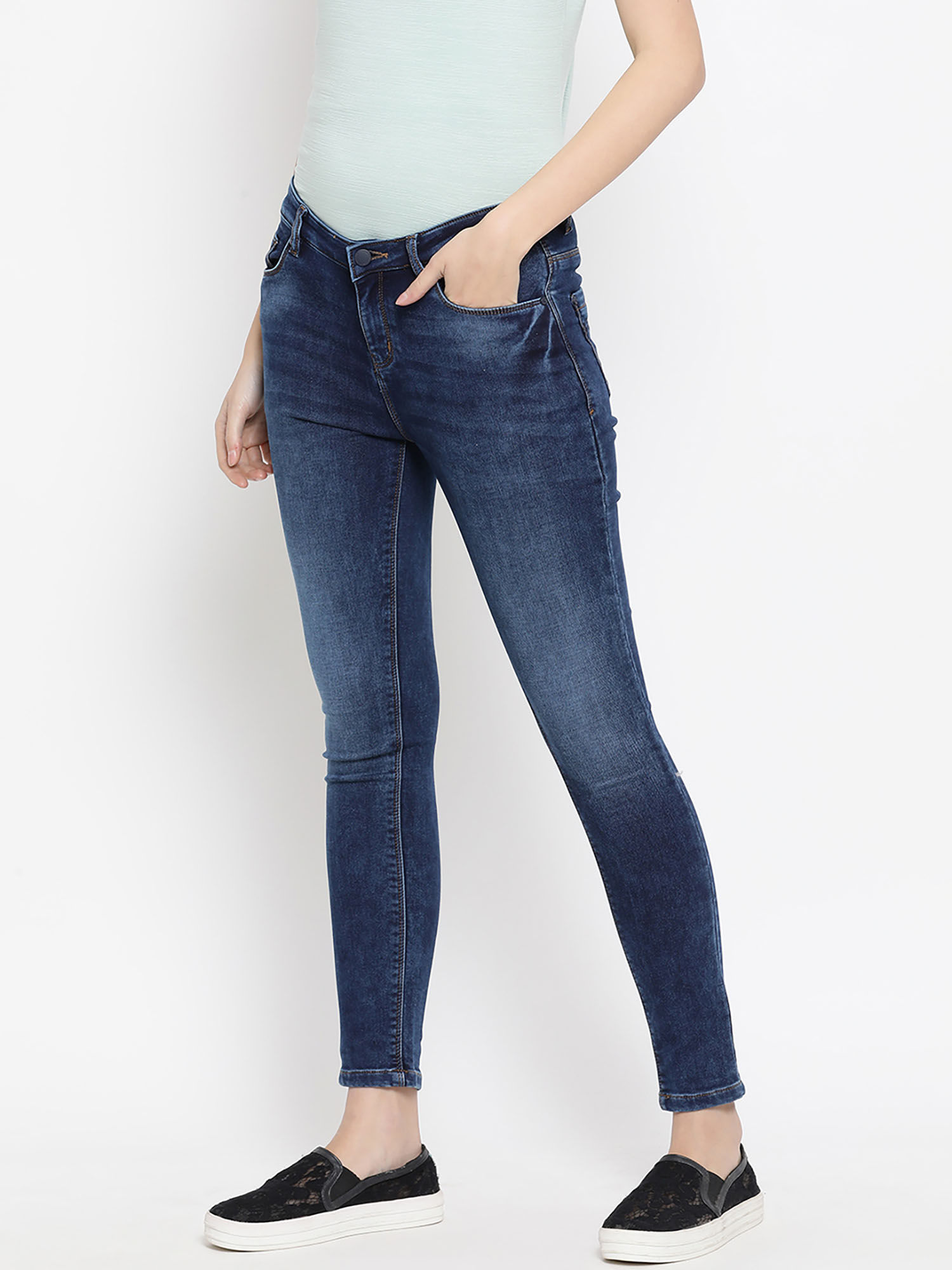 Buy CRIMSOUNE CLUB Blue Solid Slim Fit 