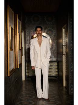CONTRAST BY PARTH - Reverie Short Ivory Jacket with Kurta and Trousers