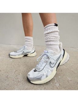 Nike - WOMEN V2K Run NSW