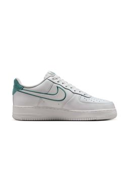 Nike - Men Air Force 1 '07 LV8 Sneakers