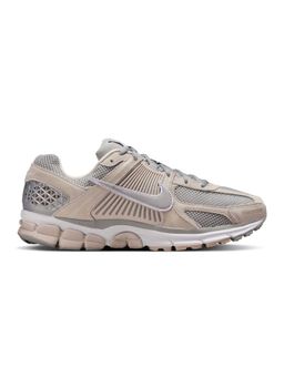 Nike - Men Zoom Vomero 5 Sneakers