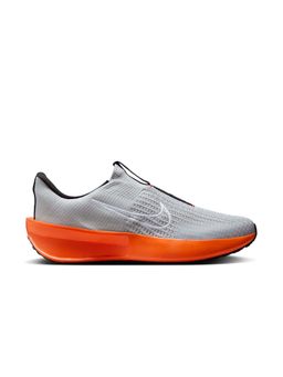 Nike - Men Interact Run EasyOn Sneakers