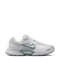 Nike - Women V5 RNR Sneakers