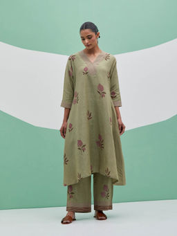 Priya Chaudhary - Green Kurta with Pant and Dupatta