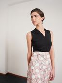 Black color option, Currently selected