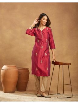 Fabindia - Women Wine Cotton Silk Embroidered Straight Kurta