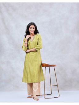 Fabindia - Women Green Cotton Silk Embroidered Straight Kurta