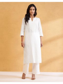 Fabindia - Women Off White Cotton Embroidered Straight Kurta