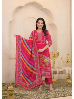 Vastramyaa - Women Pink Floral Printed Kurta with Pant and Dupatta