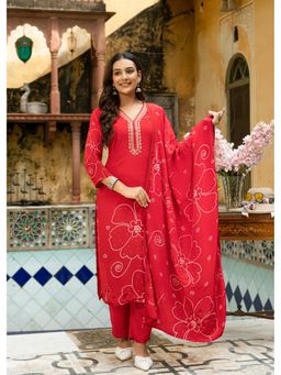 Vastramyaa - Women Red Floral Printed Kurta with Pant and Dupatta