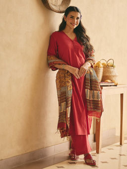 Gahan - Gosriki Womens Poly Solid Straight Kurta with Pant & Dupatta