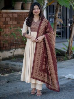 Gahan - Womens Cream Embroidered A Line Anarkali Kurta with Pant & Dupatta