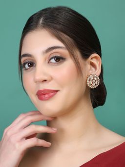 Auraa Trends - 22KT Gold Plated Elegant Kundan White Studs Earrings Set for women