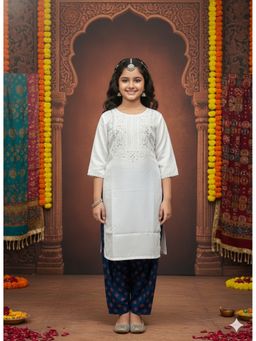 Aarika - White Embroidery Cotton Blend Kurta