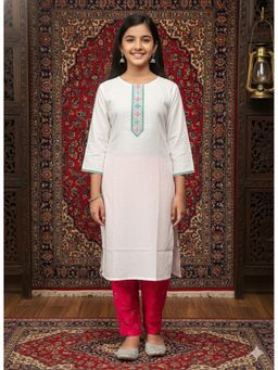 Aarika - White Embroidery Cotton Blend Kurta