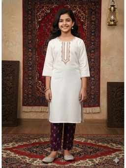 Aarika - White Embroidery Cotton Blend Kurta