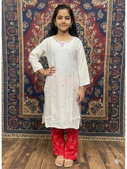 Aarika - White Embroidery Cotton Blend Kurta