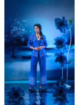 MANDIRA WIRK - Blue Twilight Printed Scallop Jacket with Inner and Pant