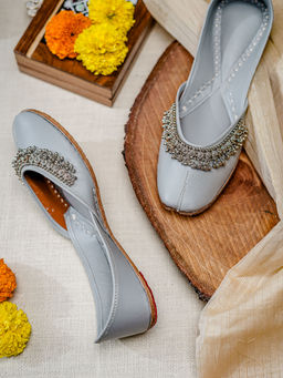 NR by Nidhi Rathi - Embellished Ethnic Grey Juttis