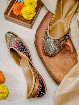 NR by Nidhi Rathi - Embellished Ethnic Black Juttis