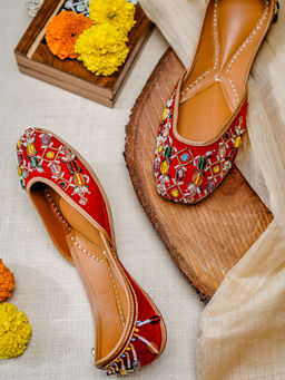 NR by Nidhi Rathi - Embellished Ethnic Red Juttis