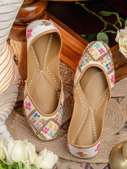 NR by Nidhi Rathi - Women White Embellished Leather Ethnic Juttis