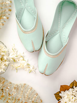 NR by Nidhi Rathi - Embroidered Ethnic Green Juttis