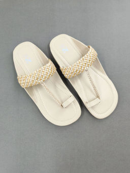 The Madras Trunk - Desi Atlas Off White Kolhapuris