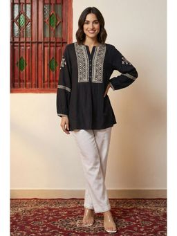 W - Womens Black Ethnic Motifs Embroidered Straight Top