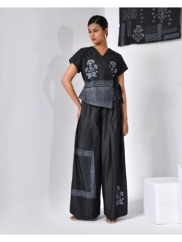 WE'AVE BY SHUBHKARI - Womens Black Floral Celestial Co-Ord Set