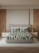 Green color option, Sold out, Currently selected