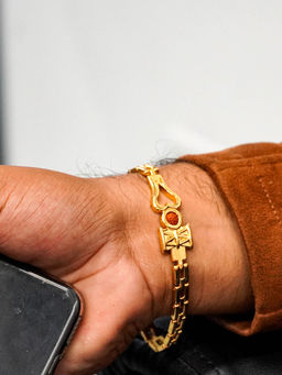 Japam - Brown Gold Plated Om Damroo Rudraksha Bracelet