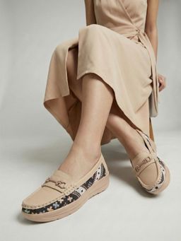 Aroom - Women Cream Loafers