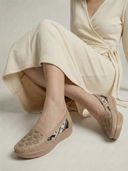 Cream color option, Currently selected