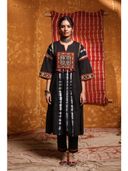 Black color option, Sold out, Currently selected