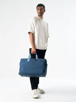 DailyObjects - Deep Sea Gravity Duffle Bag (M)