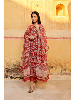 ASRUMO - Red Floral Print Kurta with Slip and Pant and Dupatta (Set of 4)