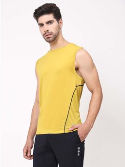 Dida - Men Mustard Round Neck Regular Fit T-Shirt