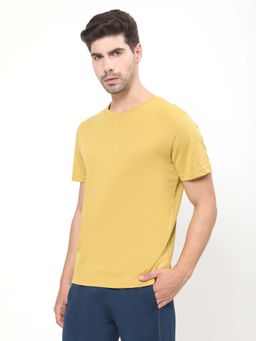 Dida - Men Mustard Crew Neck Regular Fit T-Shirt