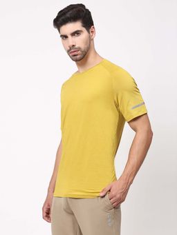 Dida - Men Mustard Crew Neck Regular Fit T-Shirt