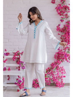 Tara-C-Tara - White Hand Block Khaddi Cotton Printed Kurta and Pant Co-Ord