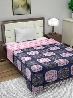 FABINALIV - Blue Geometric Reversible Mild Winter Micro Fiber Filling Single Bed Comforter (Single)