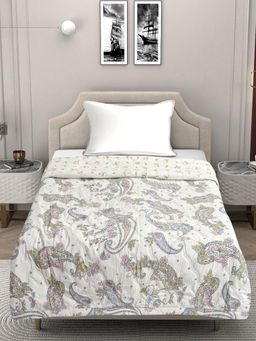 FABINALIV - White Floral Ultrasonic Quilted Reversible Ac Room Double Bed Comforter (Single)