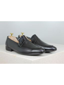 PRIVO - Black Solid-plain Formal Shoes