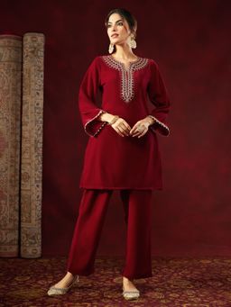 Janasya - Women's Maroon Velvet Zari Yoke Embroidered Straight Kurta and Pant