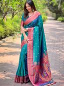 Green color option, Sold out, Currently selected