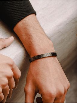 Aatmana - Men Stainless Steel Kada Bracelet