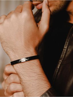 Aatmana - Men Stainless Steel Kada Bracelet